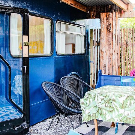 Hotel Double Decker Bus At Valentia Island Escape Chapeltown Exterior foto