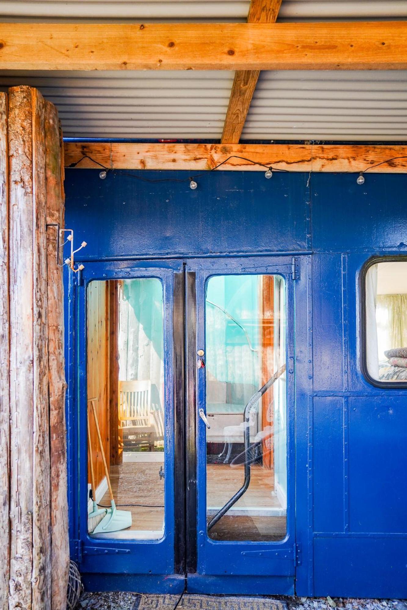 Hotel Double Decker Bus At Valentia Island Escape Chapeltown Exterior foto